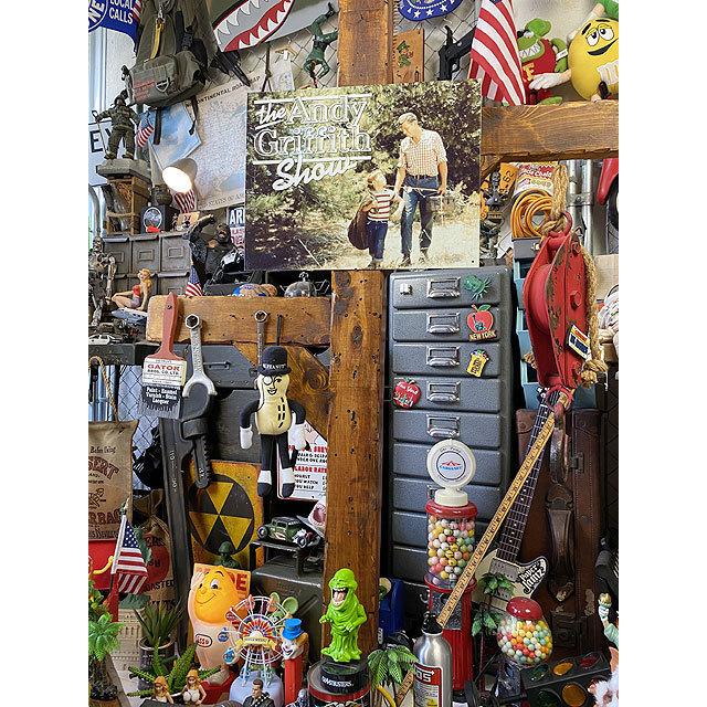 ドラマ「メイベリー110番」アンディ・グリフィス・ショー　ブリキ看板　（トリビュート）　■　アメリカン雑貨　アメリカ雑貨 |  | 03