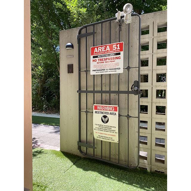 エリア51　警告看板　アルミサインボード ■ アメリカン雑貨 アメリカ雑貨 |  | 06