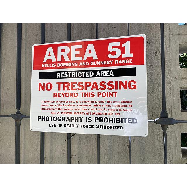 エリア51　警告看板　アルミサインボード ■ アメリカン雑貨 アメリカ雑貨 |  | 08