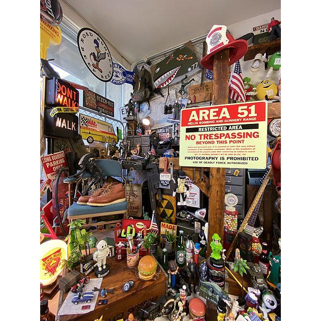 エリア51の蓄光看板　アルミサインボード ■ アメリカン雑貨 アメリカ雑貨 |  | 10