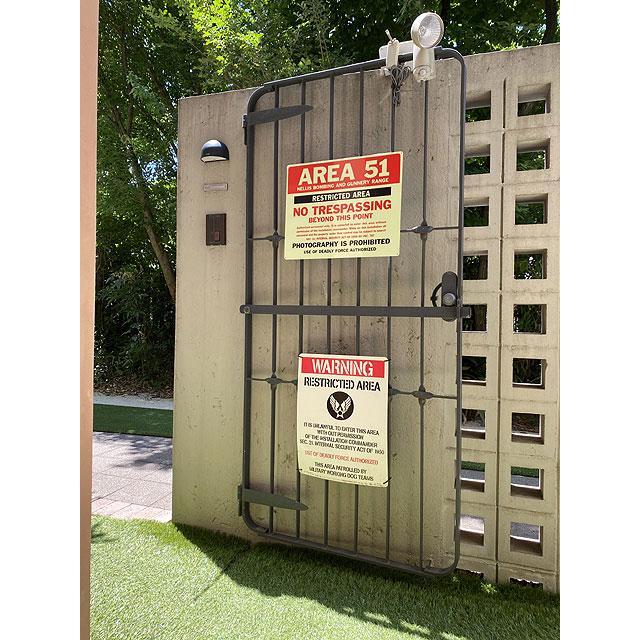 エリア51の蓄光看板　アルミサインボード ■ アメリカン雑貨 アメリカ雑貨 |  | 12