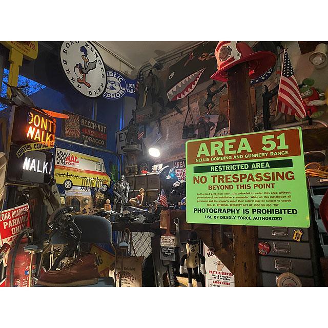 エリア51の蓄光看板　アルミサインボード ■ アメリカン雑貨 アメリカ雑貨 |  | 04