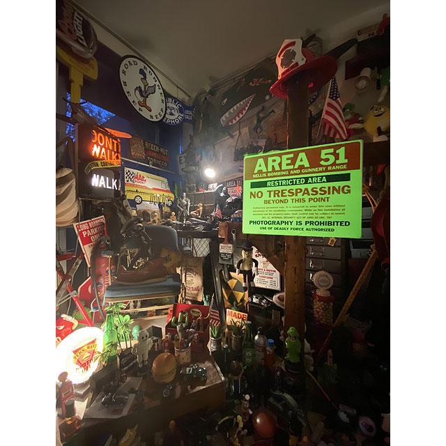 エリア51の蓄光看板　アルミサインボード ■ アメリカン雑貨 アメリカ雑貨 |  | 05