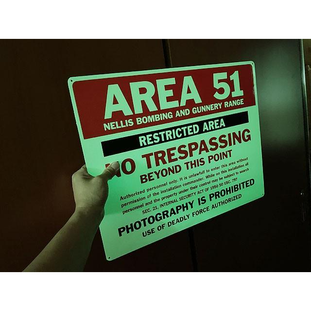 エリア51の蓄光看板　アルミサインボード ■ アメリカン雑貨 アメリカ雑貨 |  | 07