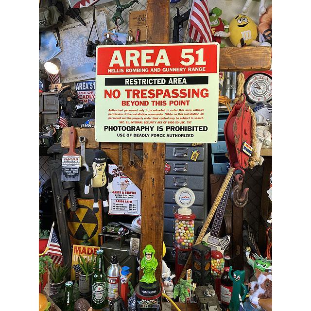 エリア51の蓄光看板　アルミサインボード ■ アメリカン雑貨 アメリカ雑貨 |  | 08