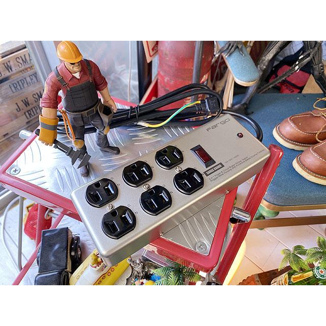 インダストリアル　スチールタップ　（6個口）　OAタップ　電源タップ　■　アメリカン雑貨　アメリカ雑貨　マルチタップ | 