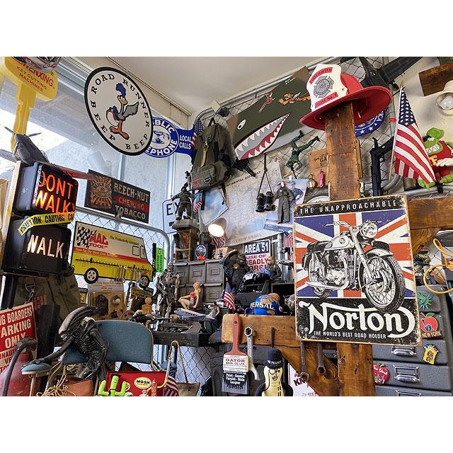 ノートン　ブリキ看板　（ベストロードホルダー）　■　アメリカン雑貨　アメリカ雑貨 |  | 04