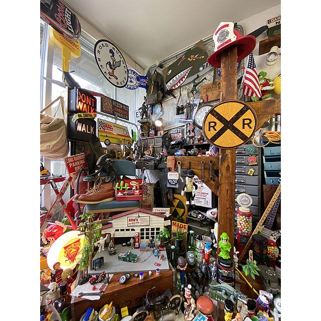 アメリカの踏切マーク　ブリキ看板 ■ アメリカン雑貨 アメリカ雑貨 |  | 04