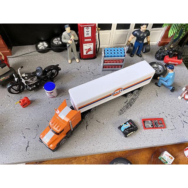 ガルフのトラクタートレーラー ダイキャストミニカー （オレンジヘッド