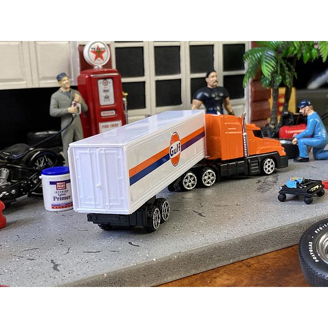 ガルフのトラクタートレーラー ダイキャストミニカー （オレンジヘッド