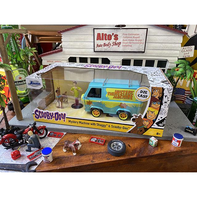 Jada　スクービー・ドゥ　ミステリーマシーン　ダイキャストミニカー　1/24スケール　（スクービーとシャギーのフィギュア付き） |  | 10