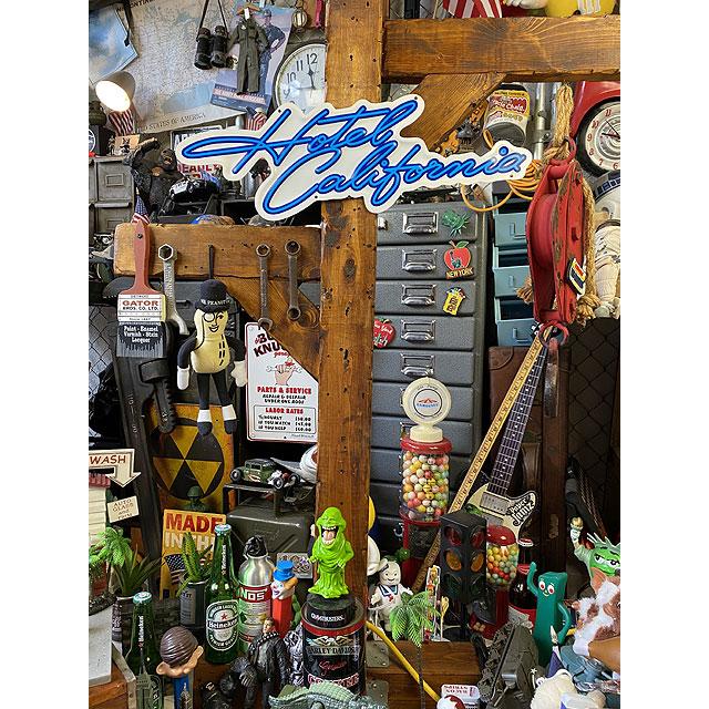 ホテルカリフォルニア　エンボス　ティンサイン ■ アメリカン雑貨 アメリカ雑貨 |  | 01