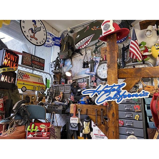 ホテルカリフォルニア　エンボス　ティンサイン ■ アメリカン雑貨 アメリカ雑貨 |  | 02