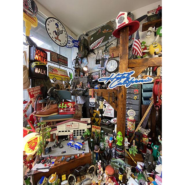 ホテルカリフォルニア　エンボス　ティンサイン ■ アメリカン雑貨 アメリカ雑貨 |  | 03