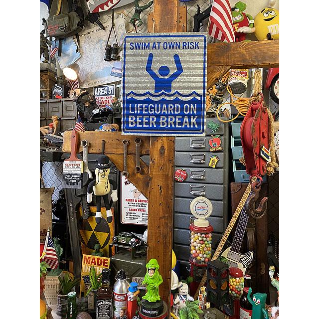 「ライフガードはビール休憩中です」　波板サイン ■ アメリカン雑貨 アメリカ雑貨 |  | 03