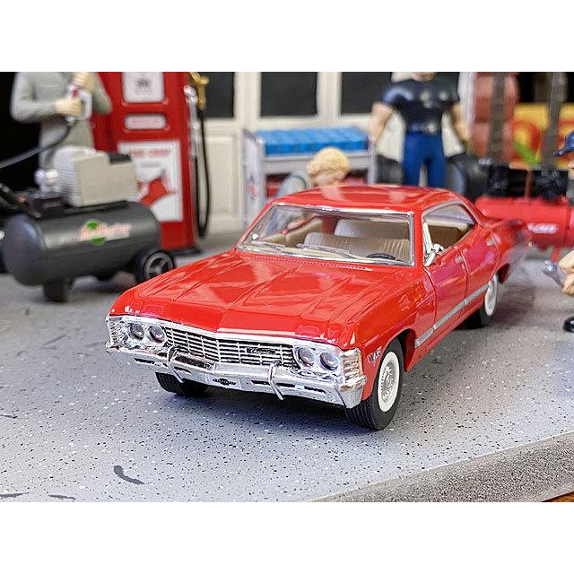 1967年 シボレー インパラ ダイキャストミニカー 1/43スケール 