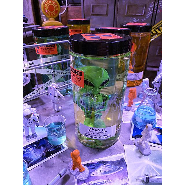 エリア51 エイリアンのホルマリン漬け （グリーンエイリアン/イエロー