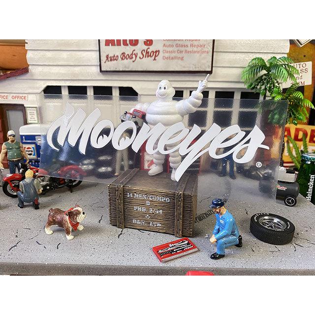 ムーンアイズロゴ　抜きステッカー　（レタリングロゴ/ホワイト）　■　アメリカン雑貨　アメリカ雑貨 |  | 01