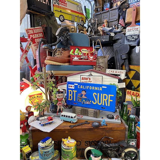 サーフベティ　カリフォルニア　ライセンスプレート ■ アメリカン雑貨 アメリカ雑貨 |  | 04