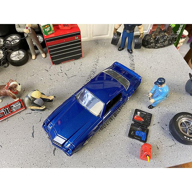 NETFLIXドラマ　ストレンジャーシングス　ビリー　1979年　シボレー　カマロ　Z28　ダイキャストミニカー　1/32スケール ■ アメリカン雑貨 |  | 01