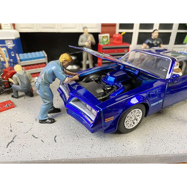 映画　IT/イット　1977年ポンティアック・ファイヤーバード　ミニカー　1/24　（ペニーワイズ＆ヘンリー・バウワーズのフィギュア付） |  | 05