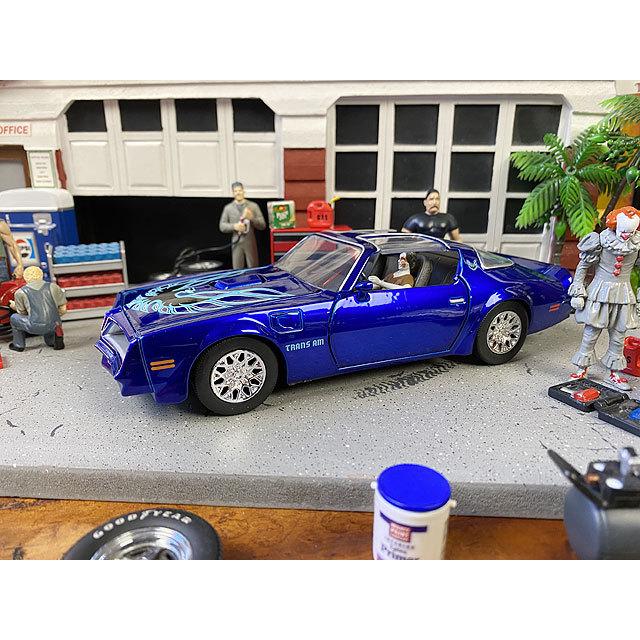 映画　IT/イット　1977年ポンティアック・ファイヤーバード　ミニカー　1/24　（ペニーワイズ＆ヘンリー・バウワーズのフィギュア付） |  | 06