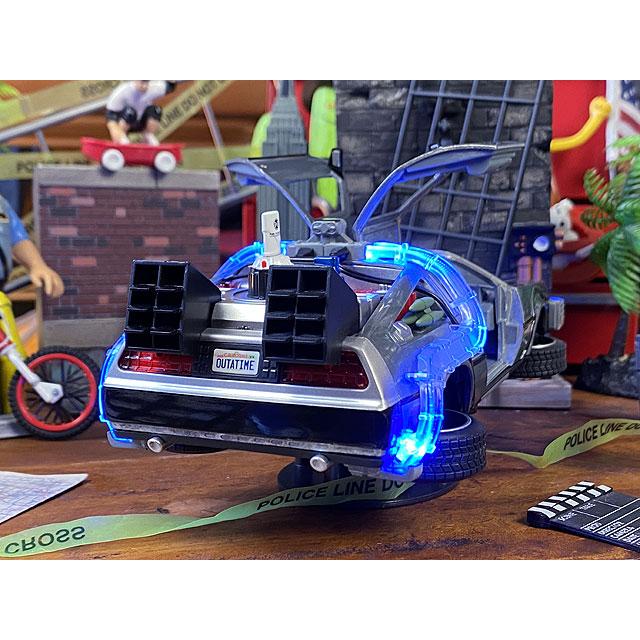 Jada　映画　バック・トゥ・ザ・フューチャー　パート2　空飛ぶデロリアン　ダイキャストミニカー　1/24スケール　（LEDライト搭載）　■ |  | 10