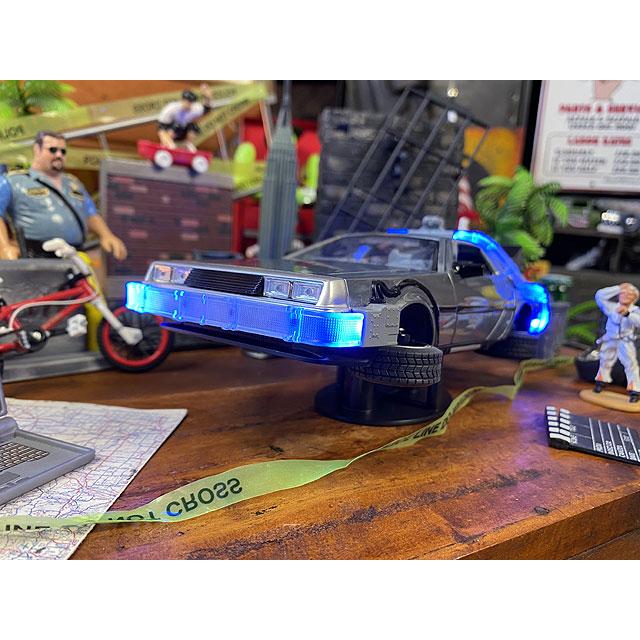 Jada　映画　バック・トゥ・ザ・フューチャー　パート2　空飛ぶデロリアン　ダイキャストミニカー　1/24スケール　（LEDライト搭載）　■ |  | 02
