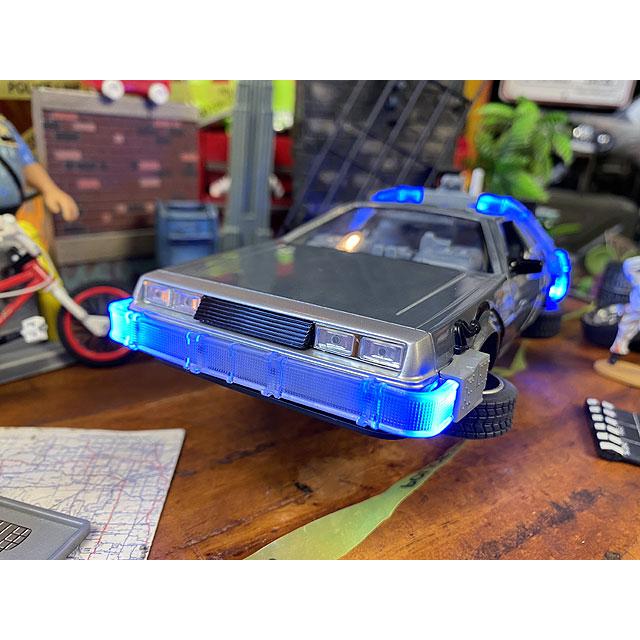 Jada　映画　バック・トゥ・ザ・フューチャー　パート2　空飛ぶデロリアン　ダイキャストミニカー　1/24スケール　（LEDライト搭載）　■ |  | 03