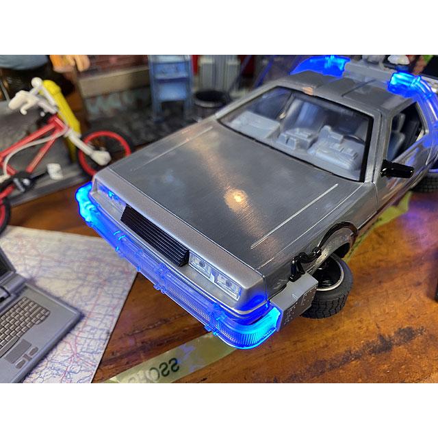 Jada　映画　バック・トゥ・ザ・フューチャー　パート2　空飛ぶデロリアン　ダイキャストミニカー　1/24スケール　（LEDライト搭載）　■ |  | 04