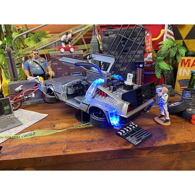 Jada　映画　バック・トゥ・ザ・フューチャー　パート2　空飛ぶデロリアン　ダイキャストミニカー　1/24スケール　（LEDライト搭載）　■ |  | 07