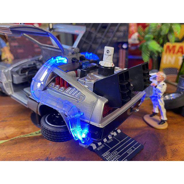 Jada　映画　バック・トゥ・ザ・フューチャー　パート2　空飛ぶデロリアン　ダイキャストミニカー　1/24スケール　（LEDライト搭載）　■ |  | 08