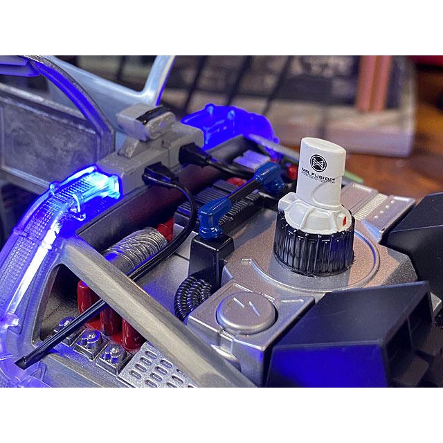 Jada　映画　バック・トゥ・ザ・フューチャー　パート3　光るデロリアン　ダイキャストミニカー　1/24スケール　（LEDライト搭載） |  | 10