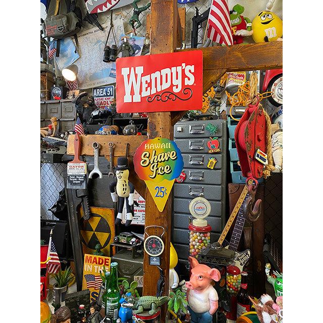 ウェンディーズ　エンボス　ティンサイン　（オールドロゴ/レッド）　■　アメリカン雑貨　アメリカ雑貨 爆買 |  | 01