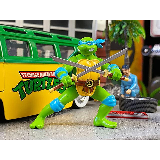 Jada アニメ ティーンエイジ ミュータント ニンジャ タートルズ 1962年ワーゲンバスのダイキャストミニカー レオナルドのフィギュア付き 1 24スケール アメリカ雑貨通販キャンディタワー 通販 Yahoo ショッピング