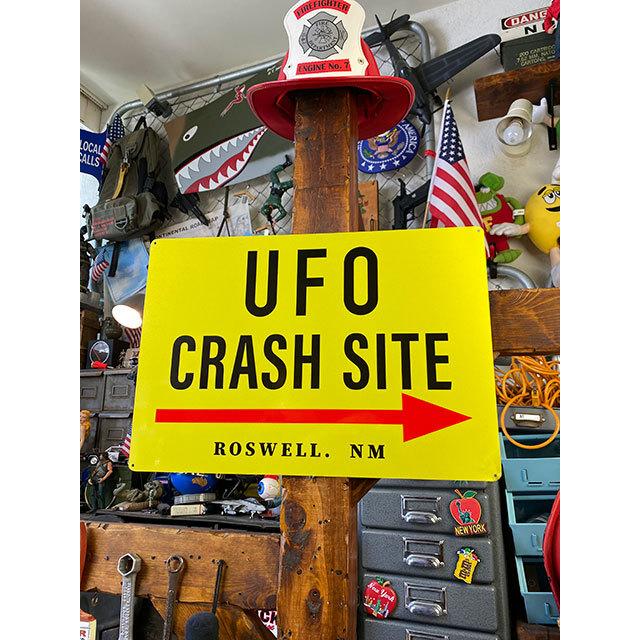 UFO墜落現場の案内看板」 アルミサインボード （リフレクター仕様