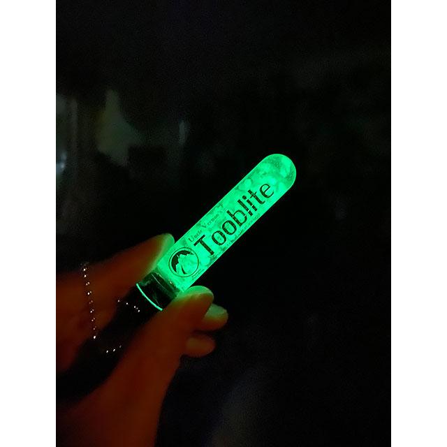 暗闇で光る！グロースティック 3インチ MADE IN U.S.A. GLOW STICKS