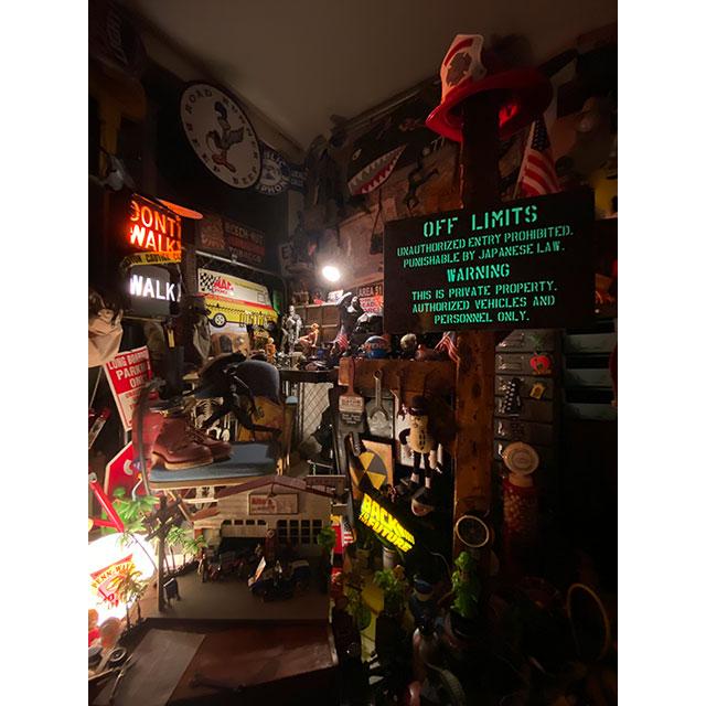 「世田谷ベースに貼ってある警告看板」　アルミサインボード　米軍基地の立入禁止看板　（蓄光バージョン）　アメリカン雑貨　アメリカ雑貨 |  | 03