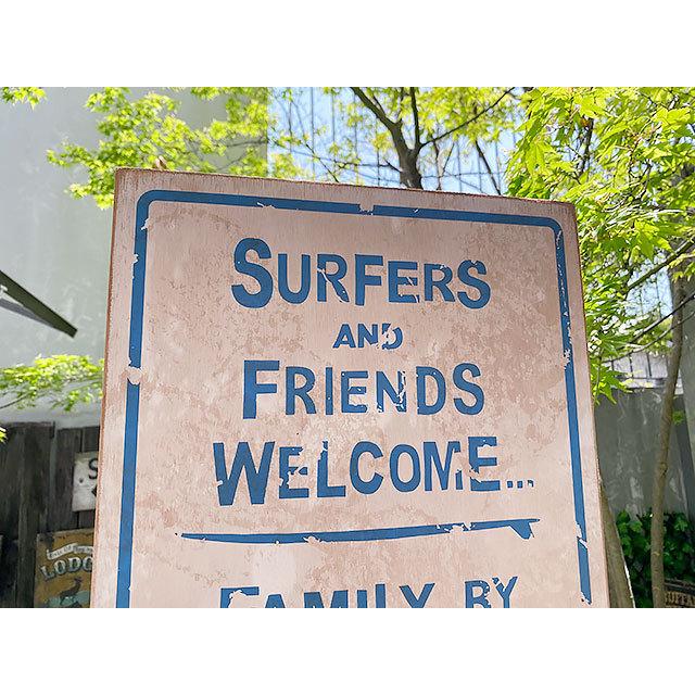 ハワイの道路標識　ウッドサイン　（サーファー＆友達は大歓迎）　■　アメリカン雑貨　アメリカ雑貨 |  | 01
