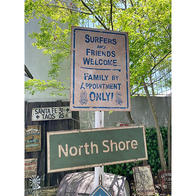 ハワイの道路標識　ウッドサイン　（サーファー＆友達は大歓迎）　■　アメリカン雑貨　アメリカ雑貨 |  | 03