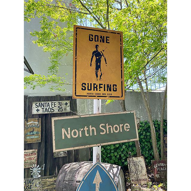 ハワイの道路標識　ウッドサイン　（サーフィンに出掛けてます/サーファー）　■　アメリカン雑貨　アメリカ雑貨 |  | 03