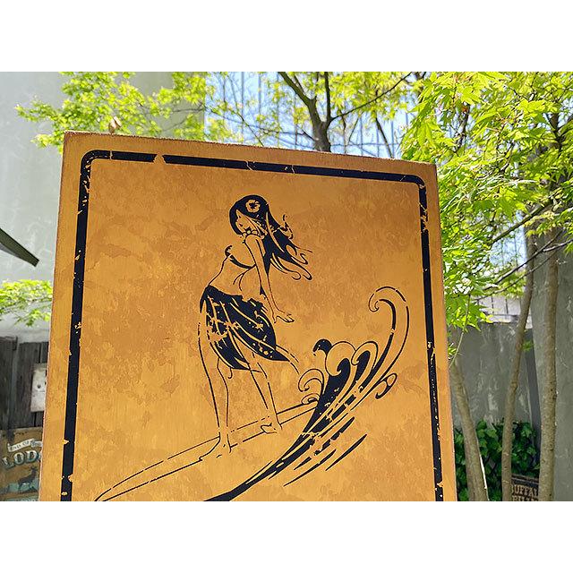 ハワイの道路標識　ウッドサイン　（サーフィンに出掛けてます/サーフガール）　■　アメリカン雑貨　アメリカ雑貨 |  | 01