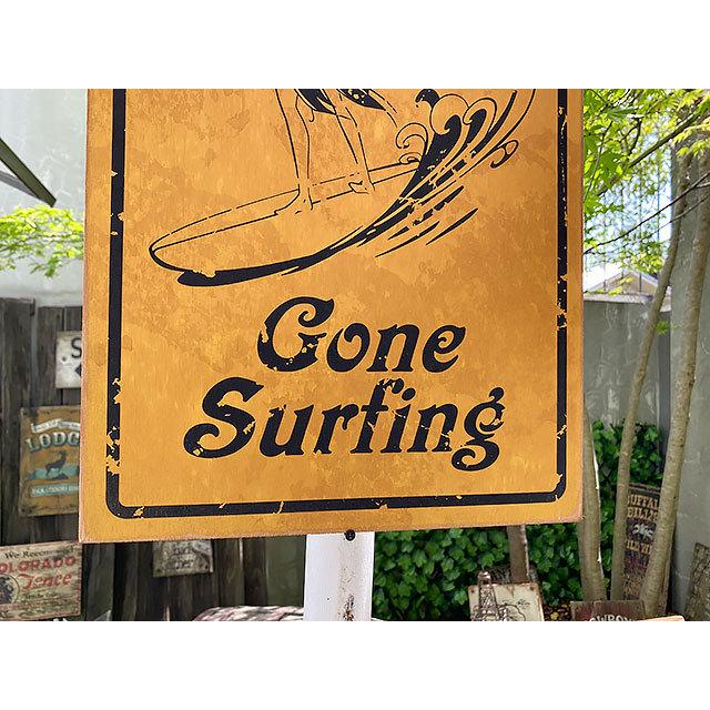 ハワイの道路標識　ウッドサイン　（サーフィンに出掛けてます/サーフガール）　■　アメリカン雑貨　アメリカ雑貨 |  | 02