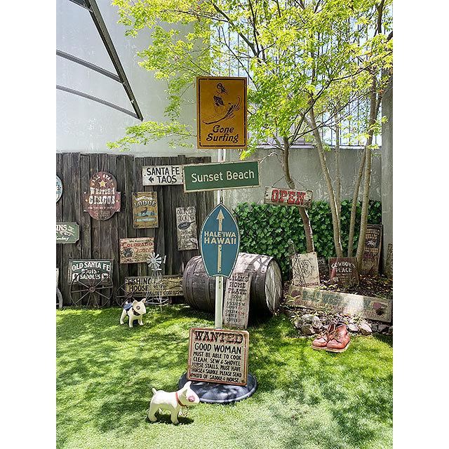 ハワイの道路標識　ウッドサイン　（サーフィンに出掛けてます/サーフガール）　■　アメリカン雑貨　アメリカ雑貨 |  | 04