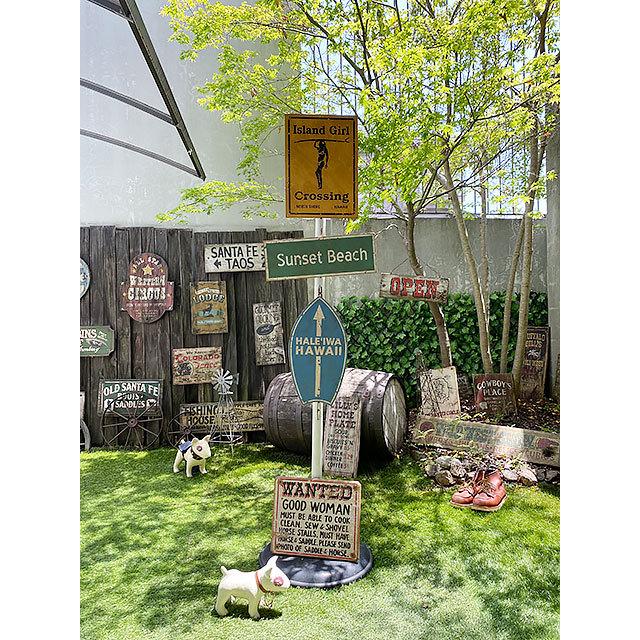 ハワイの道路標識　ウッドサイン　（アイランドガール横断注意）　■　アメリカン雑貨　アメリカ雑貨 |  | 04