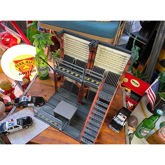 工場廃墟 ジオラマシーンセット 1/18スケール （ウェポンセクション