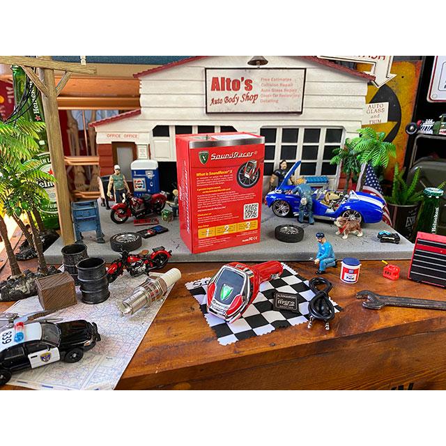 サウンドレーサーX　7種類のスーパーカーサウンドを搭載！ヨーロッパを中心に爆発的ヒット！シガーソケットに差し込むだけ！ |  | 03