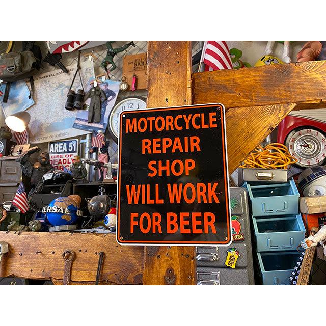 「ビールのためにバイクの修理屋さんやってます」　ミニジョーク看板 ■ アメリカン雑貨 アメリカ雑貨 |  | 04