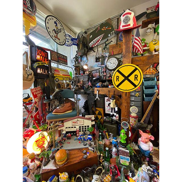 アメリカの踏切マーク　ラウンド型ブリキ看板 ■ アメリカン雑貨 アメリカ雑貨 |  | 03