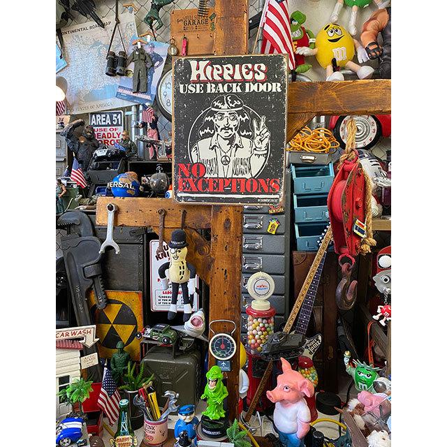 「ヒッピーは裏口を使ってね！例外はなし」　ブリキ看板 ■ アメリカン雑貨 アメリカ雑貨 |  | 01